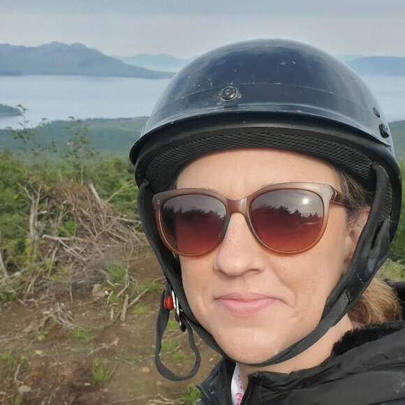 Meet your Posher, Stacy G! - Picture 3 of 5